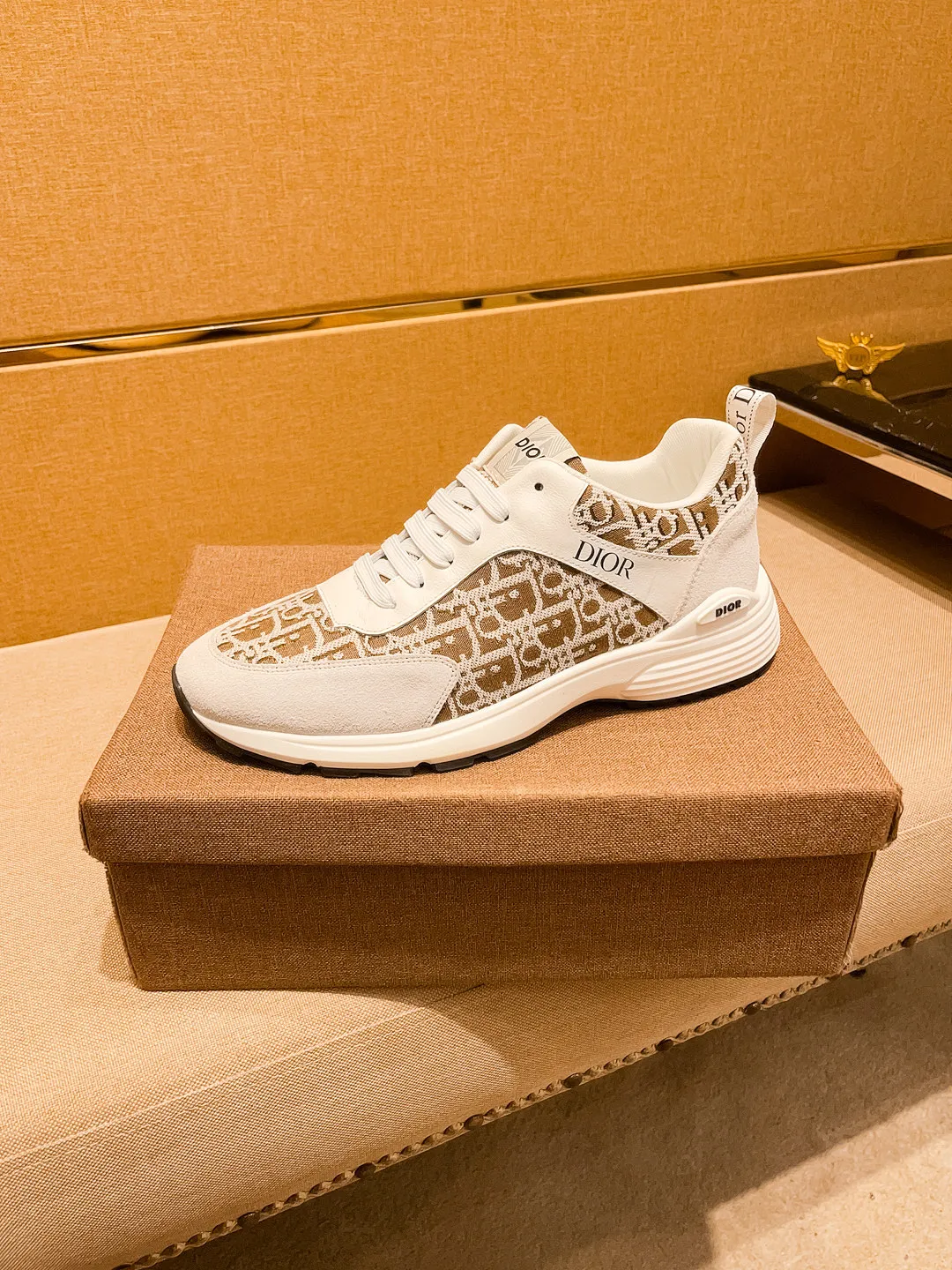 Men's shoes 💰 440💰【Dior】🔥 High-end men's shoes brand official website 1:1 latest masterpiece: the upper is made of Italian imported first-layer cowhide with a comfortable and breathable lining➕original non-slip and wear-resistant outsole🔥, making walking more convenient and comfortable! An exclusive new model, a stunning work, a beautiful 1:1 replica [color] compared to the official quality! Create a fashionable personality to set off your uniqueness! A must-have for trendy men! Classic🔥Size: 38-44 Color: 🔥Multiple colors available🔥.